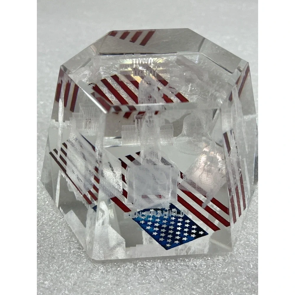 Philadelphia 3D Laser Etched Crystal Paperweight Liberty Bell Independence Hall